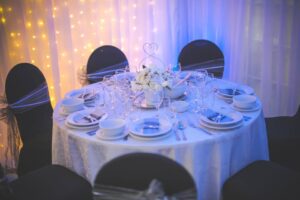 Belišator nudi prateću opremu za venčanja i događaje: stolice, stolove, rasvetu i još mnogo toga. Sve što vam je potrebno za savršen događaj!