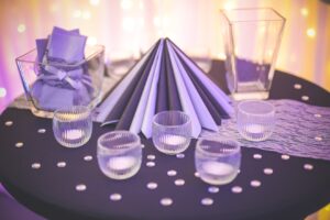 Belišator nudi prateću opremu za venčanja i događaje: stolice, stolove, rasvetu i još mnogo toga. Sve što vam je potrebno za savršen događaj!