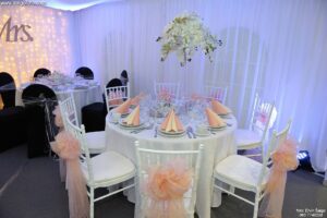 Belišator nudi prateću opremu za venčanja i događaje: stolice, stolove, rasvetu i još mnogo toga. Sve što vam je potrebno za savršen događaj!