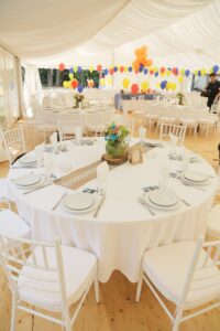 Belišator nudi prateću opremu za venčanja i događaje: stolice, stolove, rasvetu i još mnogo toga. Sve što vam je potrebno za savršen događaj!