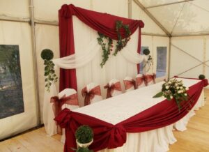 Belišator nudi prateću opremu za venčanja i događaje: stolice, stolove, rasvetu i još mnogo toga. Sve što vam je potrebno za savršen događaj!