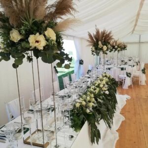 Belišator nudi prateću opremu za venčanja i događaje: stolice, stolove, rasvetu i još mnogo toga. Sve što vam je potrebno za savršen događaj!