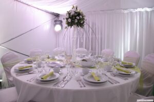 Belišator nudi prateću opremu za venčanja i događaje: stolice, stolove, rasvetu i još mnogo toga. Sve što vam je potrebno za savršen događaj!