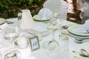 Belišator nudi prateću opremu za venčanja i događaje: stolice, stolove, rasvetu i još mnogo toga. Sve što vam je potrebno za savršen događaj!